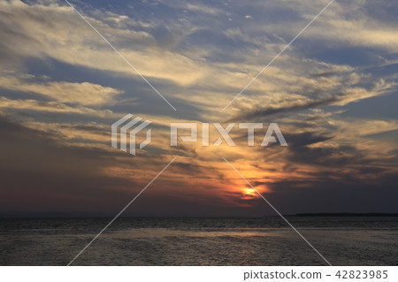 Saroma湖（北海道）的晚上風景 42823985