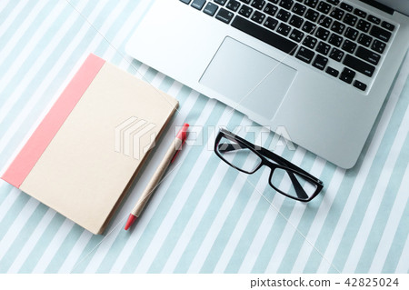 Business vacation Flat lay 42825024