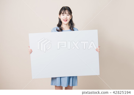 vixen, midinette, Woman 42825194