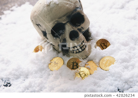 Bitcoin gold coin virtual currency gold snow 42826234