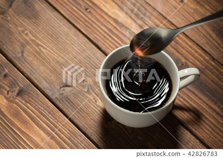 Hot coffee 42826783