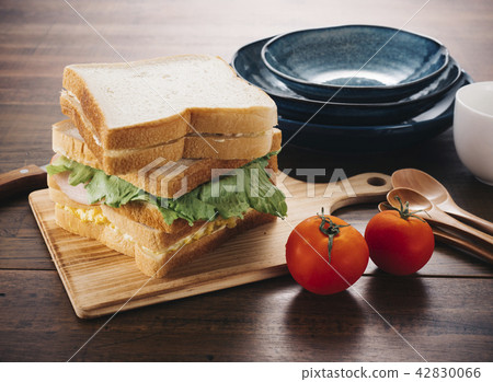 Sandwich before cutting 42830066