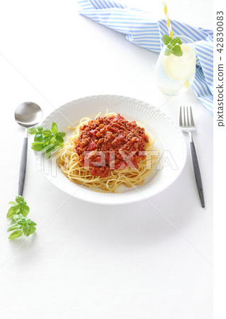 meat sauce pasta 42830083
