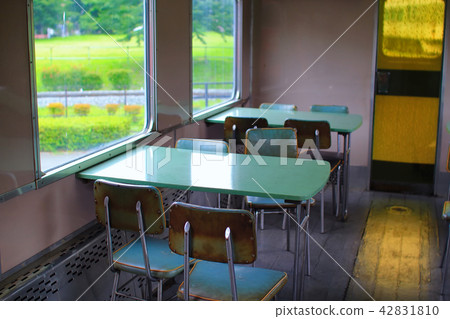 Sleeper limited dining car 42831810