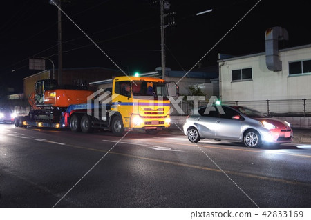 Transport of heavy equipment 42833169