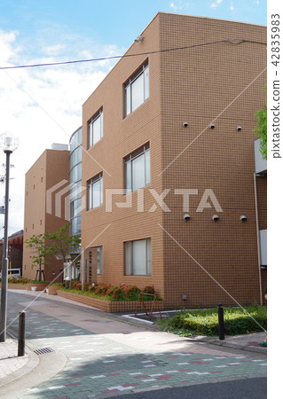 Kyoto City Second Child Welfare Center (1) 42835983