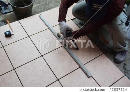 Reform of house / Tile replacement construction of entrance 42837524