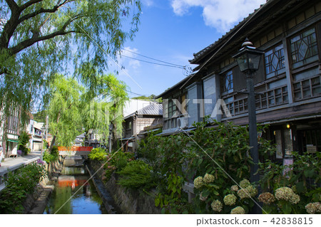 Perry Road Perry Road 42838815