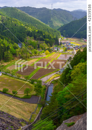 從黑川大壩眺望黑川溫泉地區。 (兵庫縣朝來市生野町黑川町)*作品的評論欄中有射擊位置。 從黑川大壩眺望黑川溫泉地區。 (兵庫縣朝來市生野町黑川町)*作品的評論欄中有射擊位置。 42839586