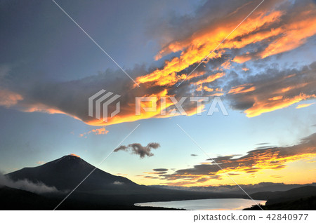 掛雲和富士 42840977