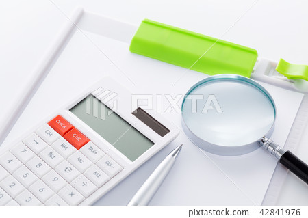 A calculator 42841976