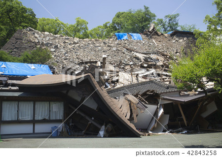 Kumamoto Castle Eighteen Turret East and Kumamoto Daijingu Kumamoto Earthquake 42843258