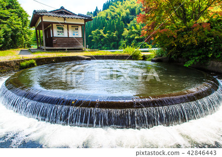 Water for irrigation small bamboo circular water diversion [Yamato-cho, Kamimashiki-gun, Kumamoto] 42846443