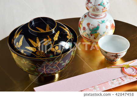 Bowl of painted Wajima and Kutani yaki Bowl of painted Wajima and Kutani yaki 42847458