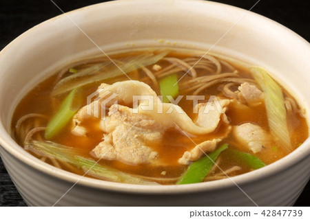 Curry soba 42847739