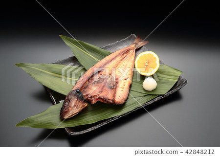 True hockey (from Hokkaido) Grilled fish 42848212