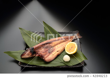 True hockey (from Hokkaido) Grilled fish 42848213