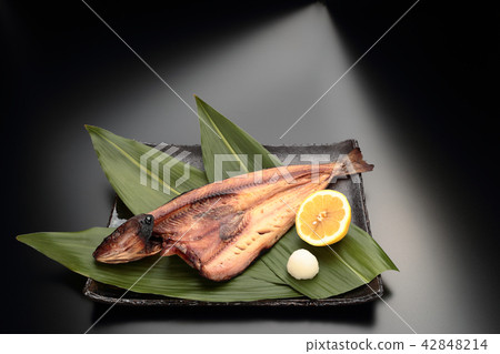 True hockey (from Hokkaido) Grilled fish 42848214