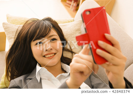 Sumaho女商人放鬆生活沙發生活方式樂 42848374