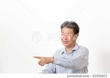 Various instructions Emotional expression senior male father Various instructions Emotional expression senior male father 42850971
