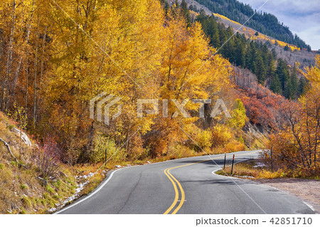Highway at autumn in Colorado, USA. 42851710