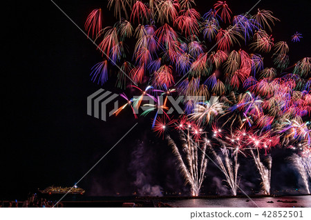 [Ito City, Shizuoka Prefecture] 72nd Anjin Festival Sea Fireworks Festival 42852501