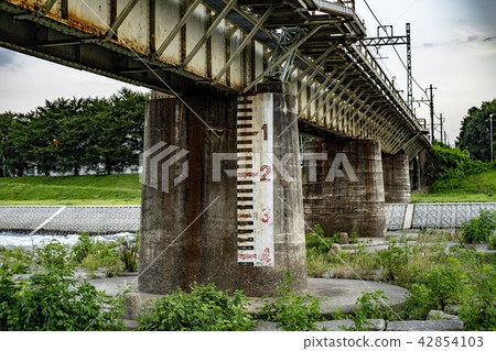 鐵橋 42854103