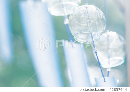 在大島縣三島郡島本鎮拍攝的Shizumoto神社的風鈴 42857644