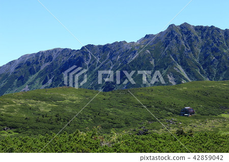 北阿爾卑斯山Oununaira環繞山脈Uunoiri Sanso和Mt. Kurokido Japan在最後一個未開發的地區散步 42859042