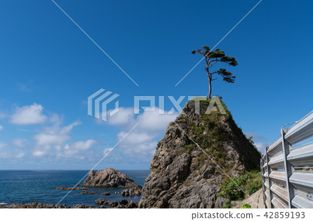 一塊巨石的岩石 42859193