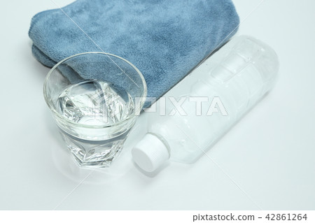 Water and PET bottles Water and PET bottles 42861264