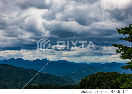 Summer mountain weather Clouds after the typhoon and Chichibu mountain view b - 2 From Higashi Chichi village to Mineyama · Hoedo Mountain direction Summer mountain weather Clouds after the typhoon and Chichibu mountain view b - 2 From Higashi Chichi village to Mineyama · Hoedo Mountain direction 42861345