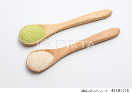 Supplements and spoons 42861958