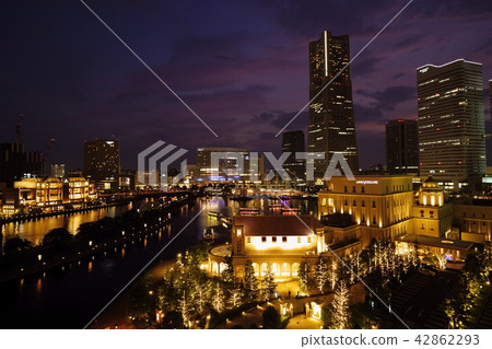 橫濱港未來運河的夜景 橫濱港未來運河的夜景 42862293