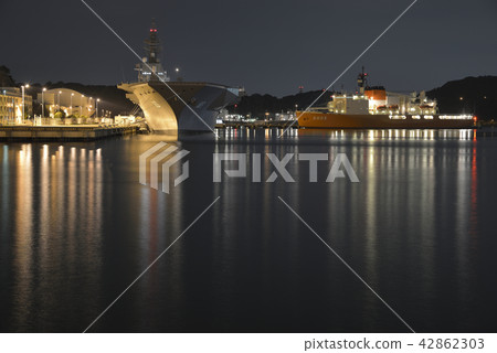 Night view of Yokosuka Port [Summer] "Shirase" "Izumo" 42862303