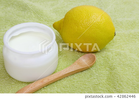 Yogurt Yogurt 42862446