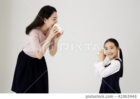 Mom, Daughter, Family Mom, Daughter, Family 42863948