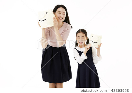 Mom, Daughter, Family Mom, Daughter, Family 42863968