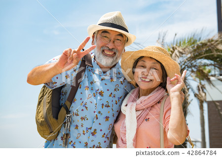 Senior couple traveling tropical resort Senior couple traveling tropical resort 42864784