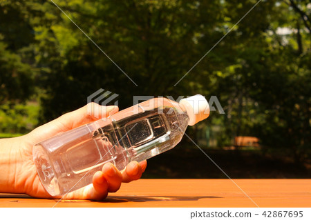 [Image] Heat stroke measures and hydration 42867695