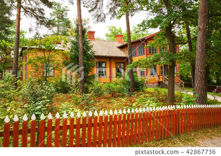 Old wooden house 42867736