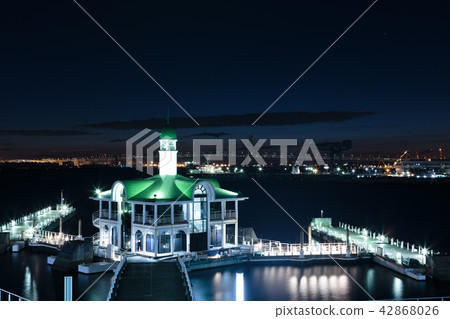 Pluto pier, Yokohama · Minatomirai 42868026