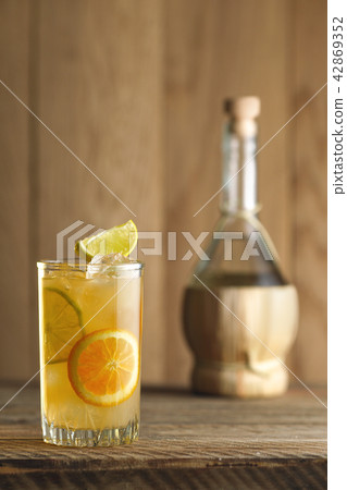 Vodka and orange juice cocktail 42869352