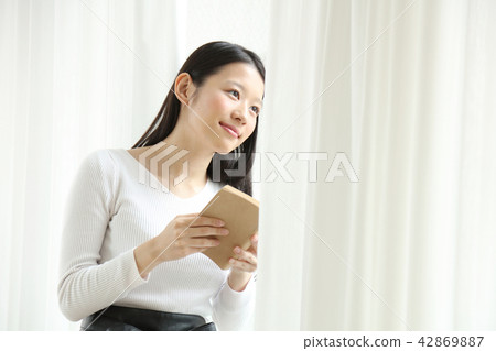 一個女人讀 42869887