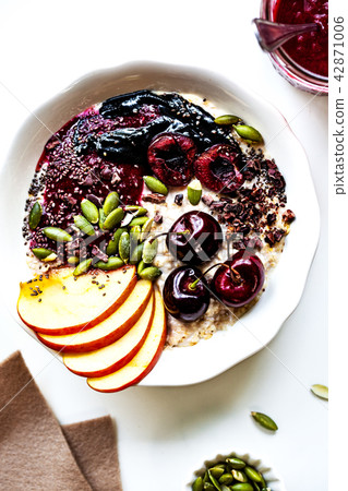 Overnight Oat with Cherry and Black Sesame Butter  42871006
