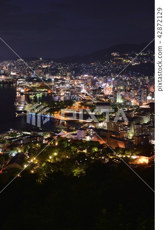 Nabeyama · Night view of Nagasaki city area 42872129