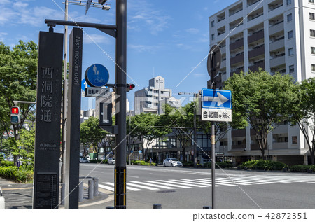 Kyoto Oike Nishikuin signs guide Kyoto Oike Nishikuin signs guide 42872351