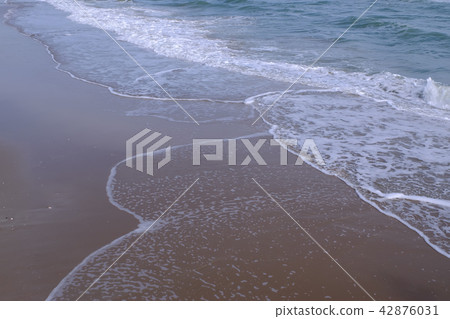 Beautiful beaches and the dangers of Rip Currents Beautiful beaches and the dangers of Rip Currents 42876031