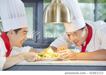 廚師,男人,韓國人 廚師,男人,韓國人 42881515