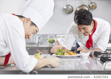 廚師,男人,韓國人 廚師,男人,韓國人 42881563